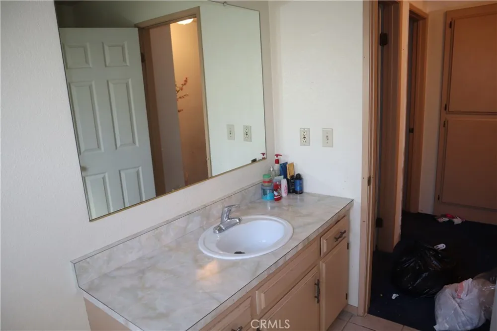 14955 Elizabeth Lake Lake Hughes, CA 93532