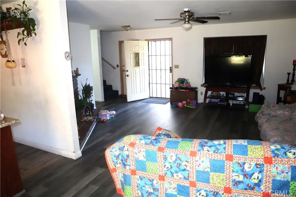 14955 Elizabeth Lake Lake Hughes, CA 93532