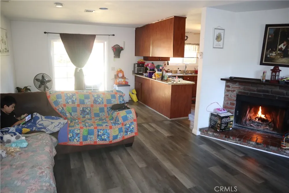 14955 Elizabeth Lake Lake Hughes, CA 93532