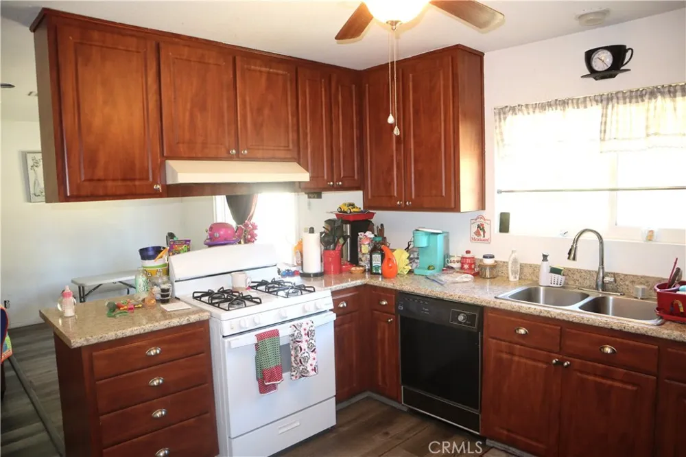 14955 Elizabeth Lake Lake Hughes, CA 93532