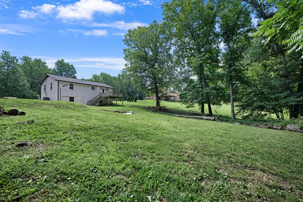 412 Hilltop Dr Clarksville, TN 37040