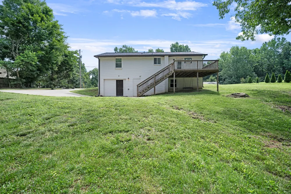 412 Hilltop Dr Clarksville, TN 37040