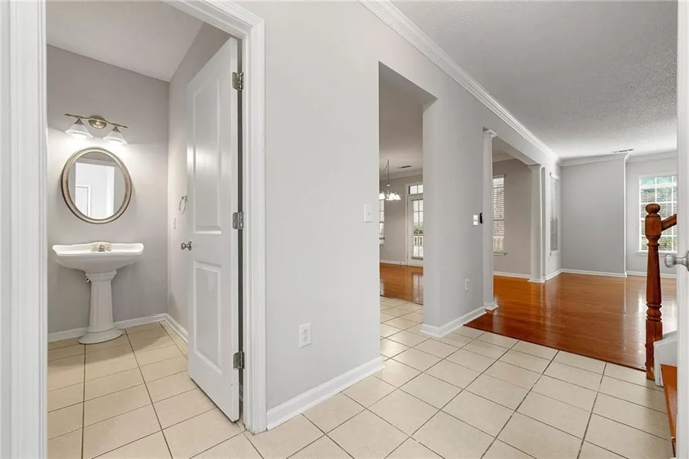 2015 Barrett Lakes Boulevard NW #415 Kennesaw, GA 30144