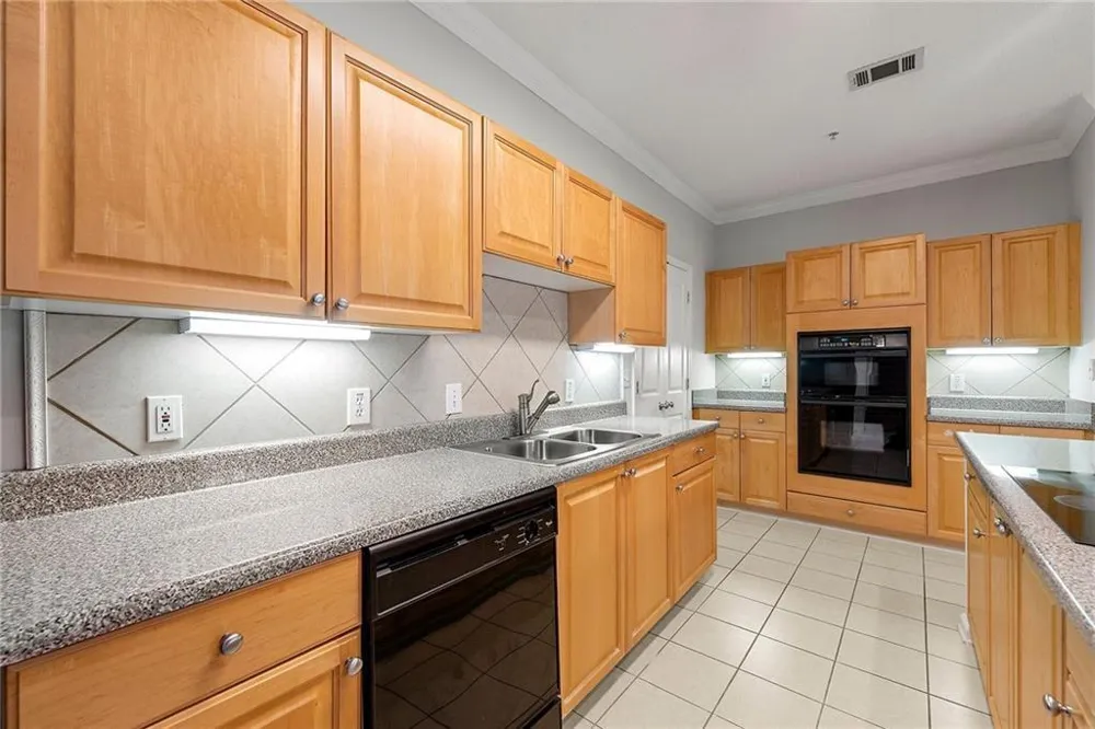 2015 Barrett Lakes Boulevard NW #415 Kennesaw, GA 30144