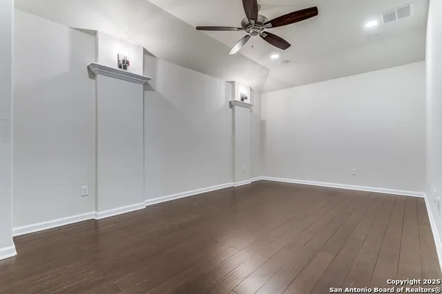 7823 Bluebird Haven Selma, TX 78154