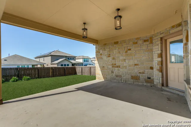 7823 Bluebird Haven Selma, TX 78154
