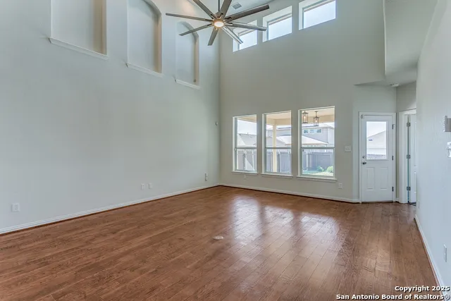 7823 Bluebird Haven Selma, TX 78154