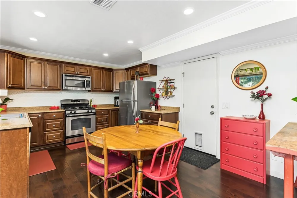 1575 Christopher Redlands, CA 92374
