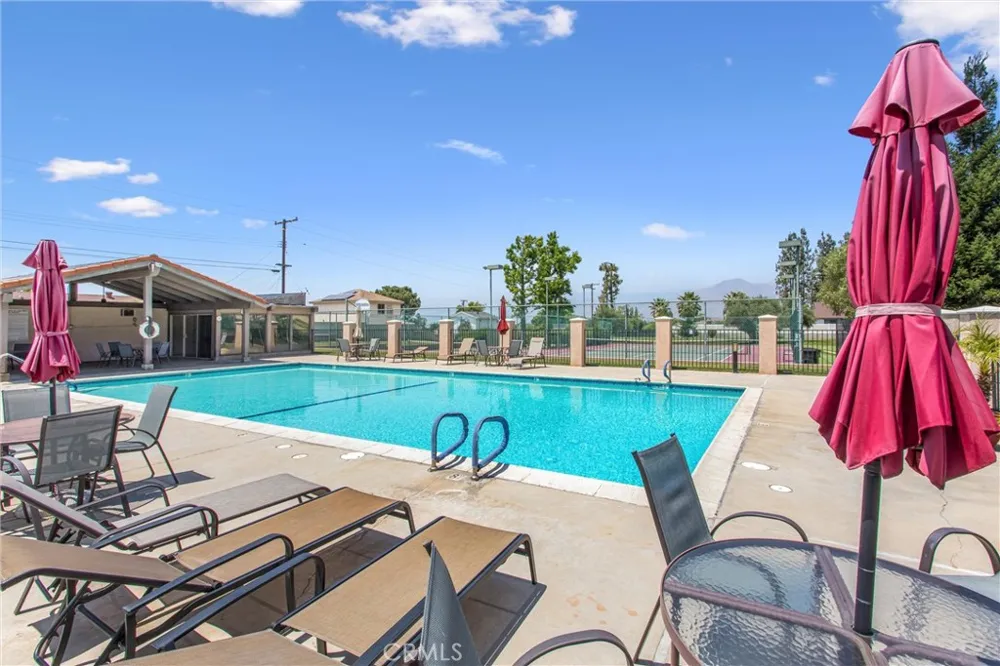 1575 Christopher Redlands, CA 92374