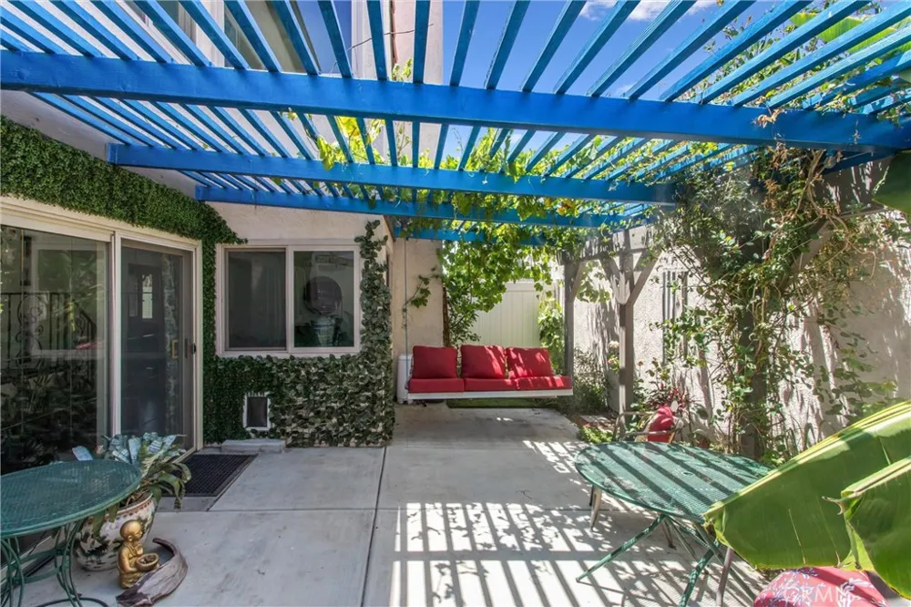 1575 Christopher Redlands, CA 92374