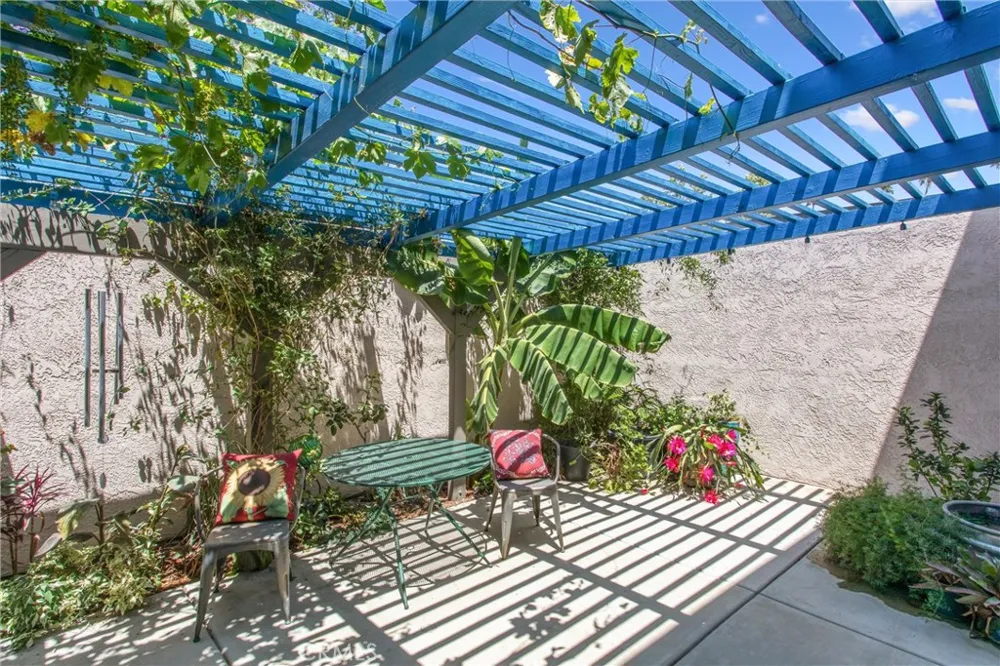1575 Christopher Redlands, CA 92374
