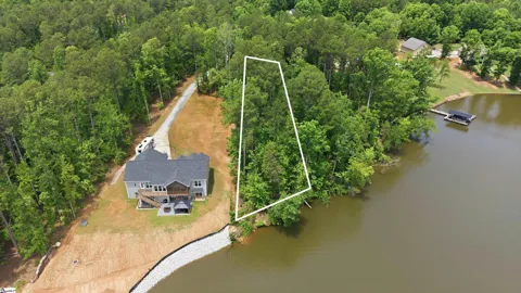 80 E Commodore Drive