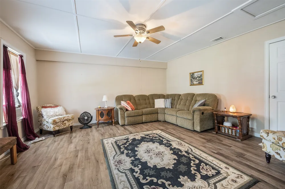 101 Smackover Kemp, TX 75143