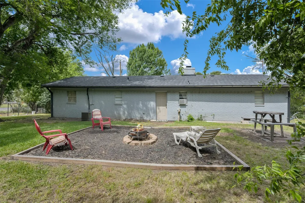 101 Smackover Kemp, TX 75143