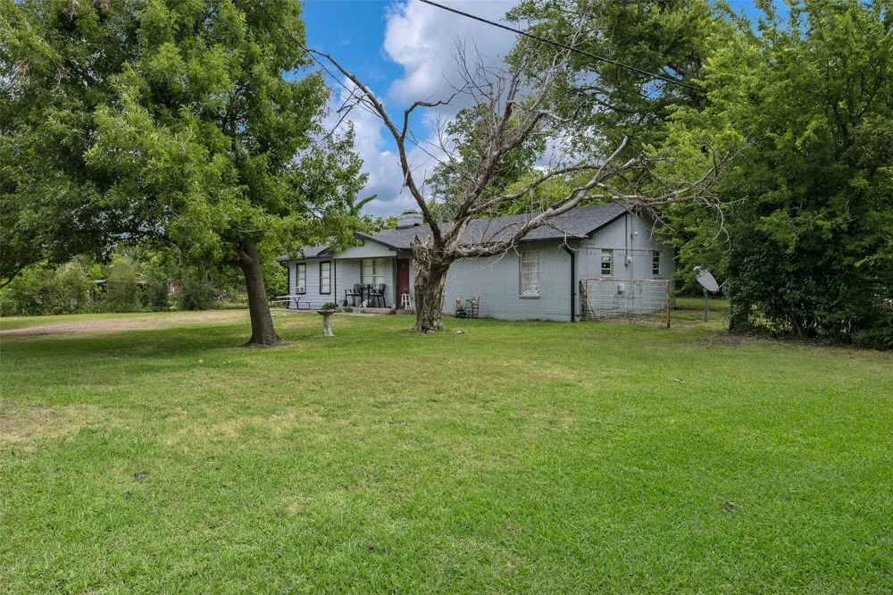 101 Smackover Kemp, TX 75143