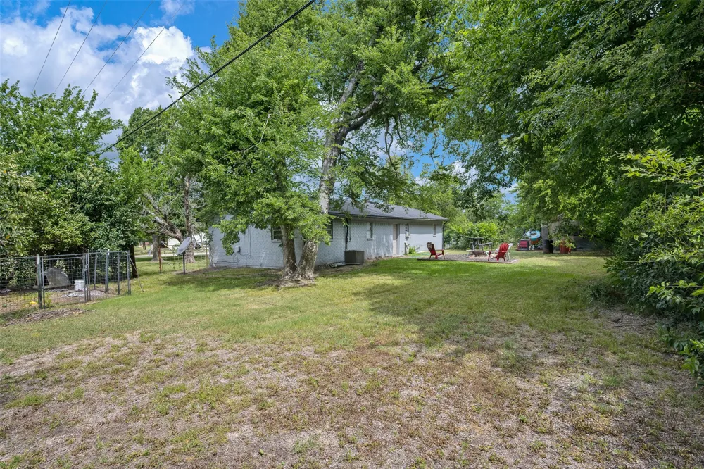101 Smackover Kemp, TX 75143