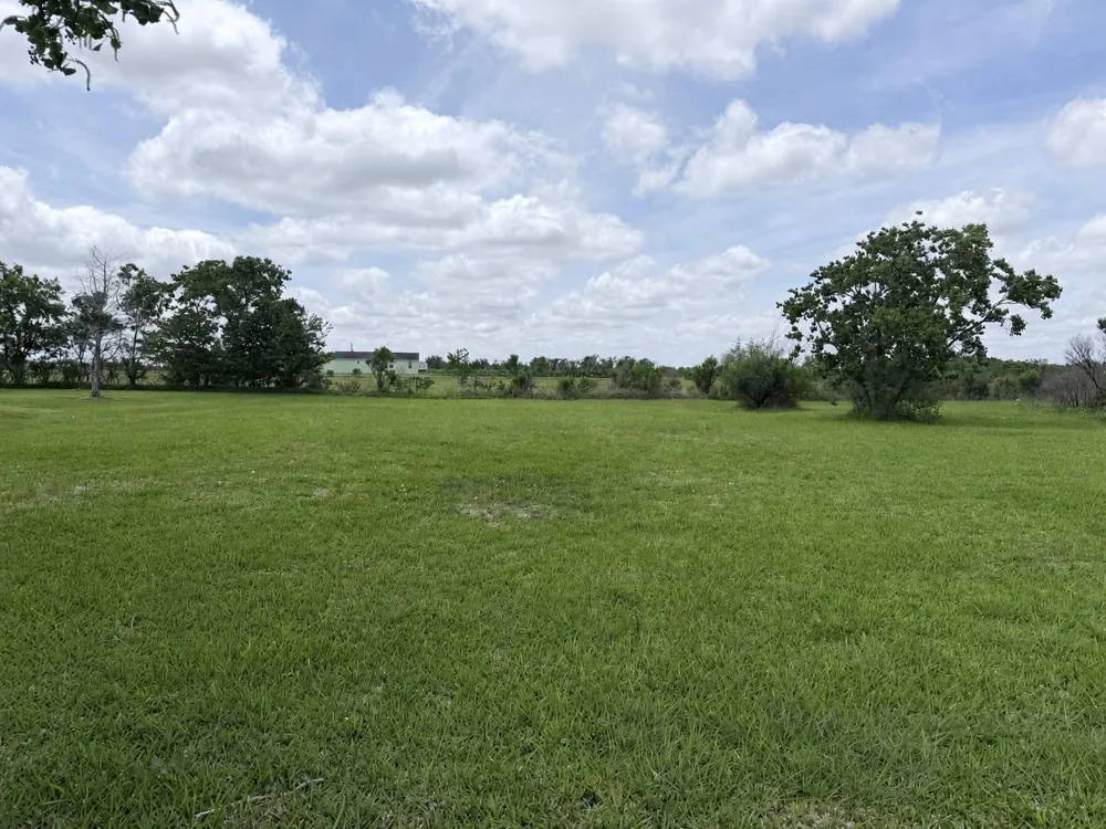 5 Bastrop Street Angleton, TX 77515