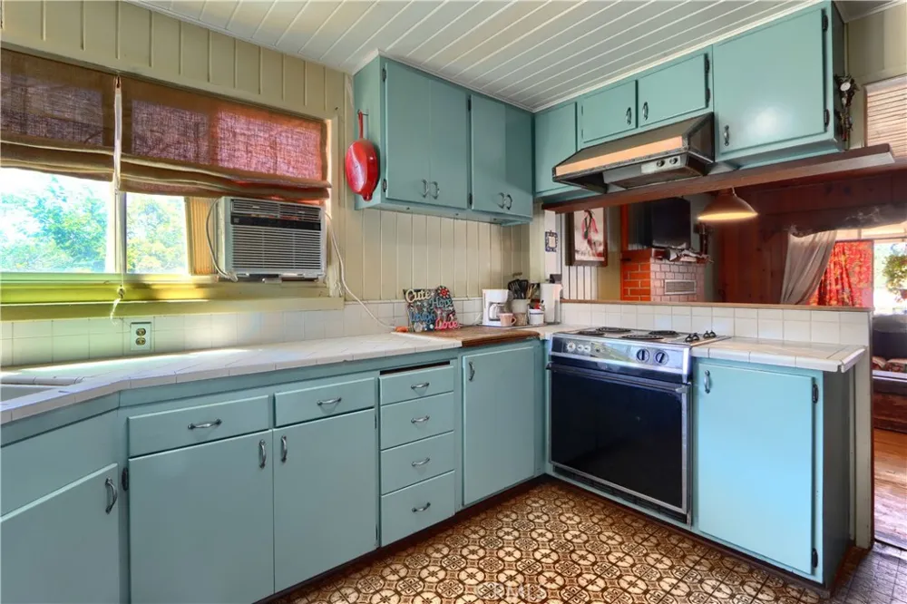2099 Old Hwy Catheys Valley, CA 95306