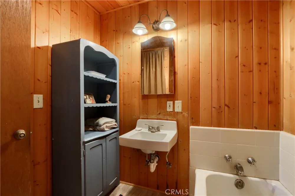 2099 Old Hwy Catheys Valley, CA 95306