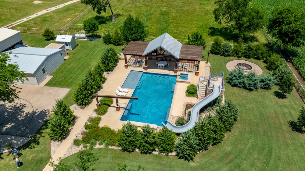 5217 W Fm 922 Valley View, TX 76272