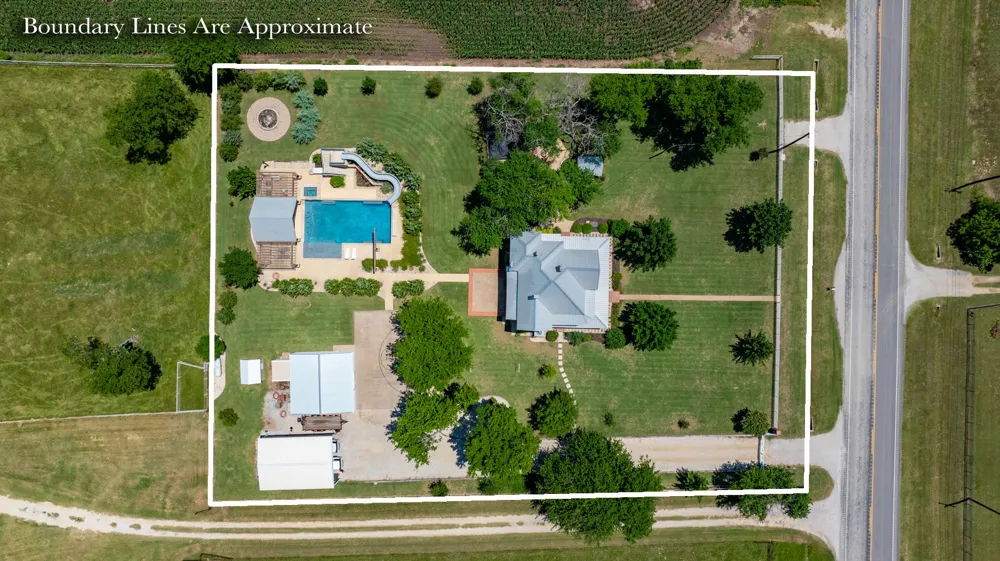 5217 W Fm 922 Valley View, TX 76272