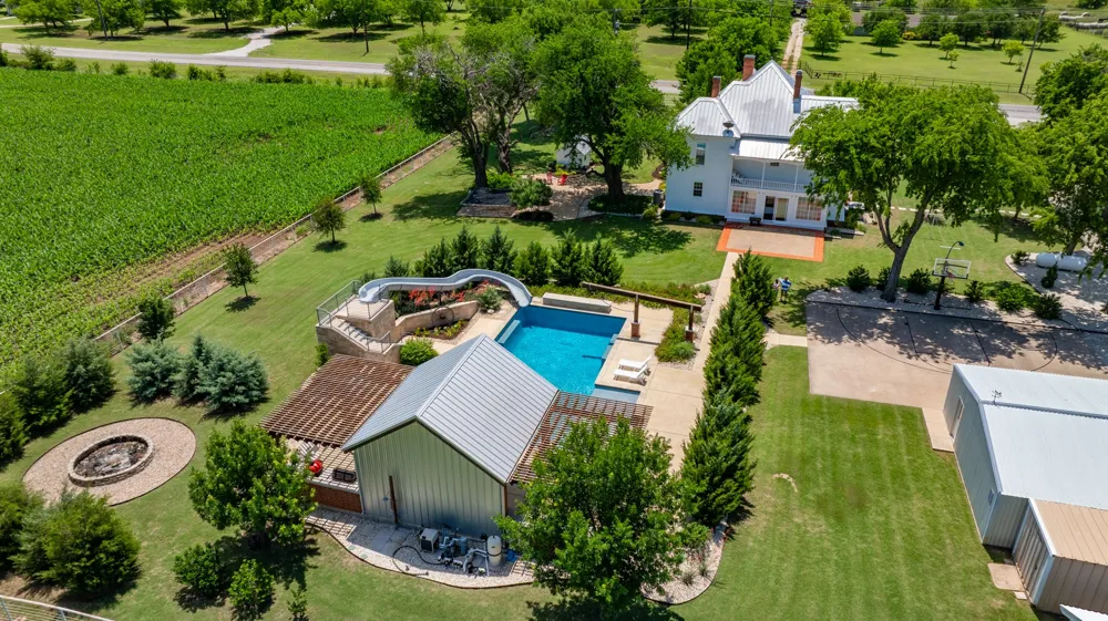 5217 W Fm 922 Valley View, TX 76272