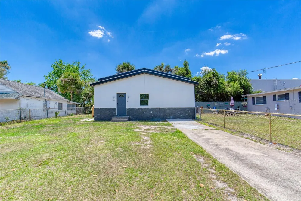 732 AVONDALE AVENUE Daytona Beach, FL 32117