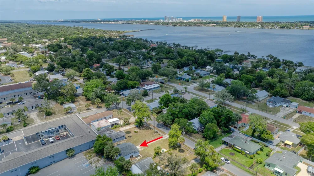 732 AVONDALE AVENUE Daytona Beach, FL 32117