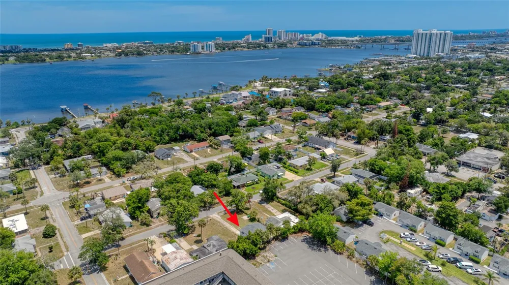 732 AVONDALE AVENUE Daytona Beach, FL 32117