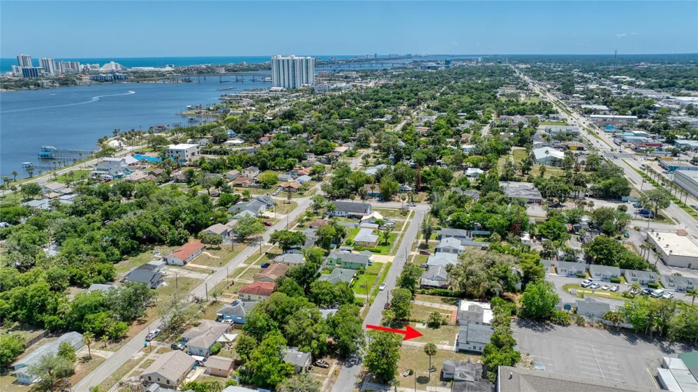 732 AVONDALE AVENUE Daytona Beach, FL 32117