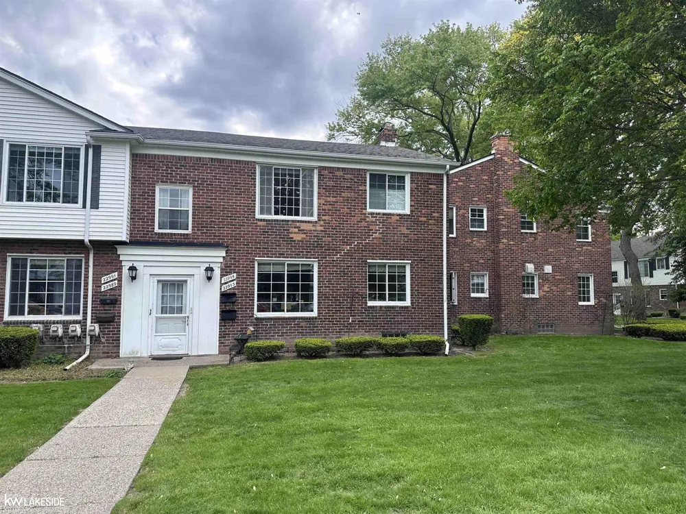 22995 Gary Lane St Clair Shores City, MI 48080