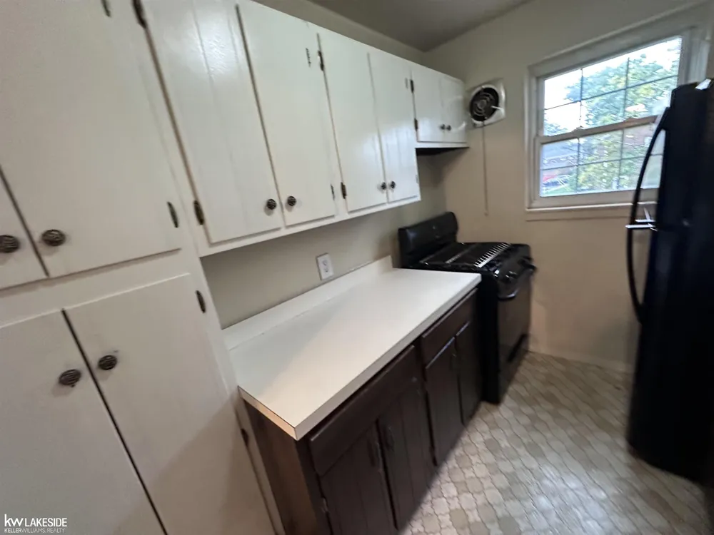22995 Gary Lane St Clair Shores City, MI 48080