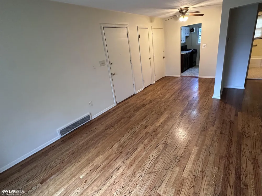 22995 Gary Lane St Clair Shores City, MI 48080