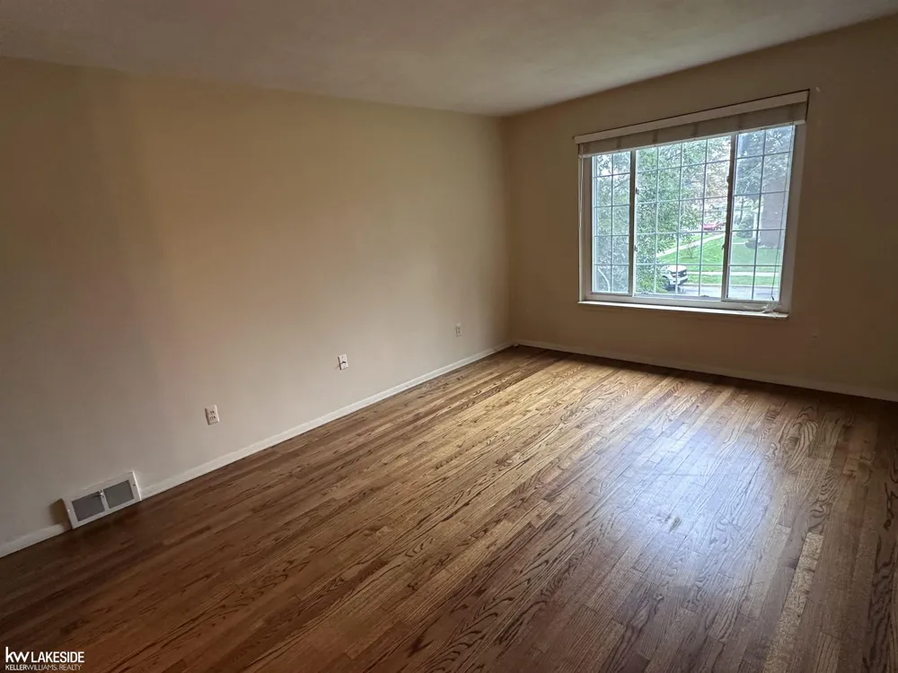 22995 Gary Lane St Clair Shores City, MI 48080