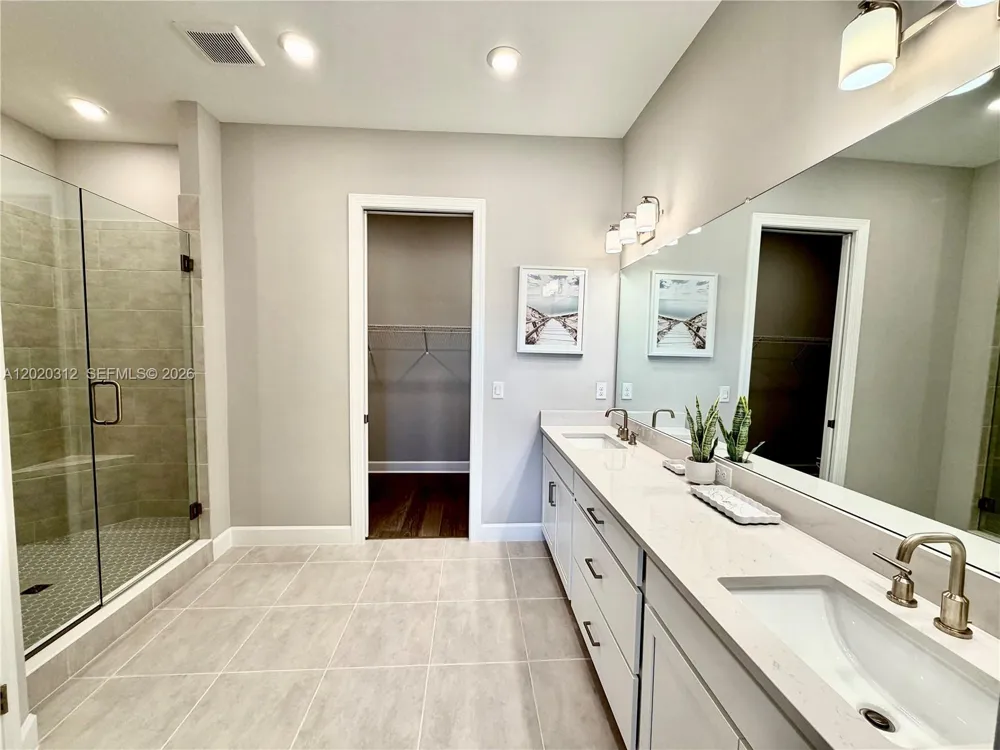 15323 Lucerna #204 Naples, FL 34114