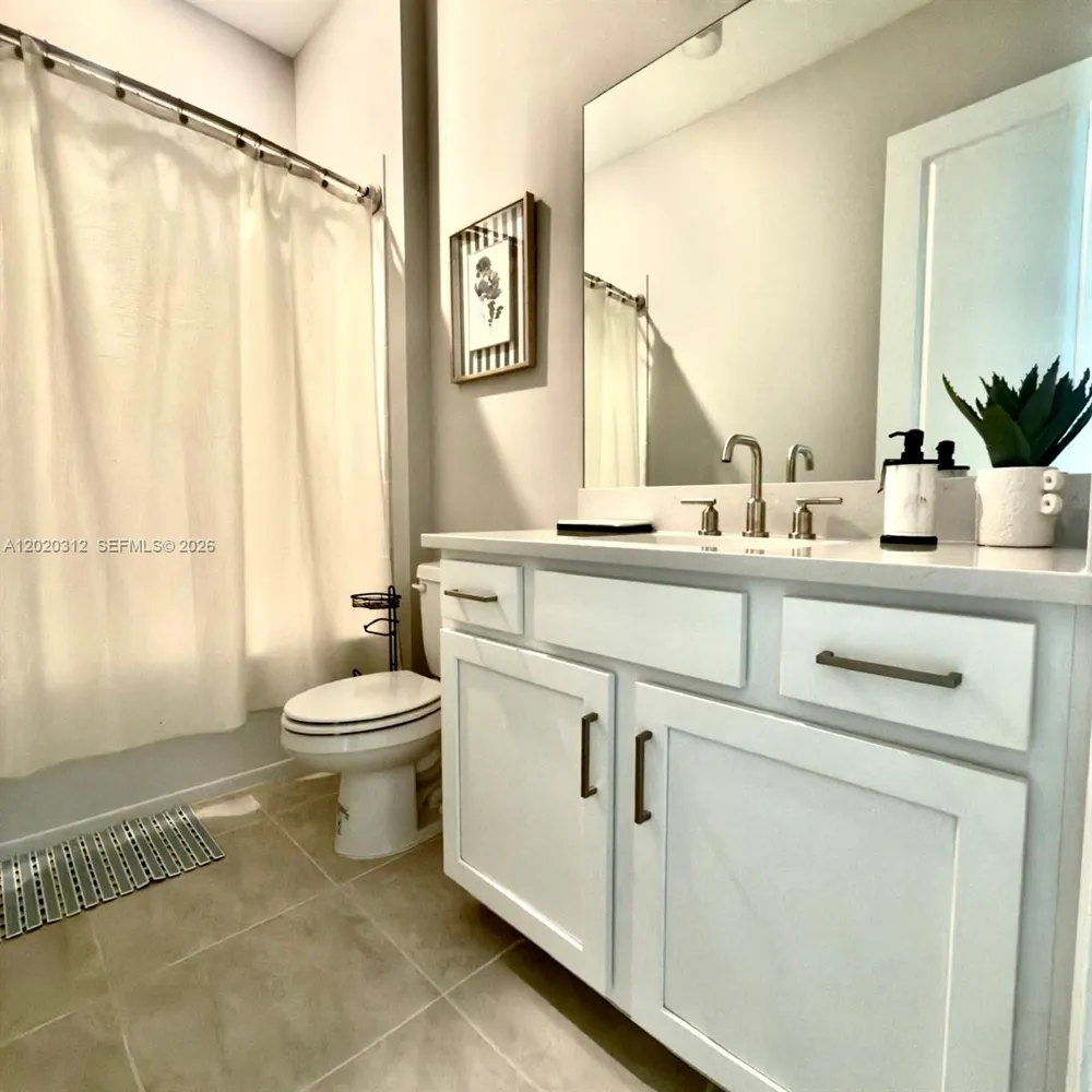 15323 Lucerna #204 Naples, FL 34114