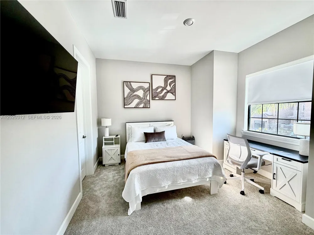 15323 Lucerna #204 Naples, FL 34114