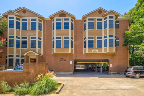 2802 Nueces Street #306