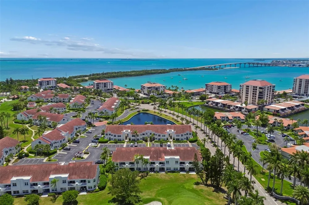 6085 BAHIA DEL MAR BOULEVARD #106 St Petersburg, FL 33715
