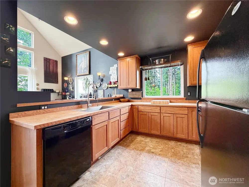 97 B Port Gardner Drive Hat Island, WA 98206