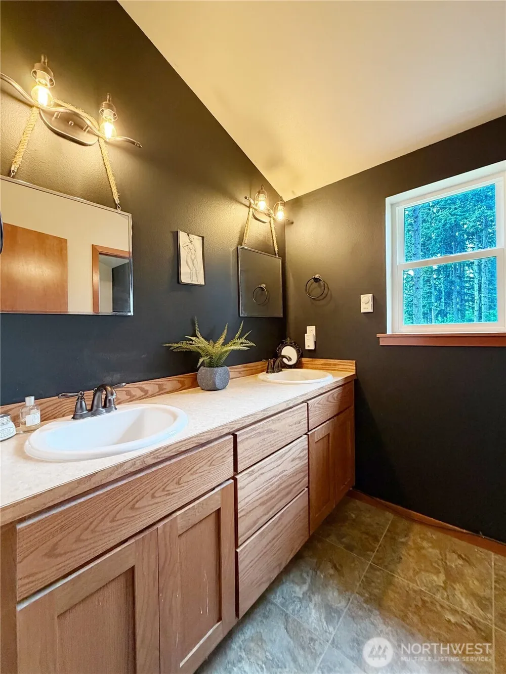 97 B Port Gardner Drive Hat Island, WA 98206