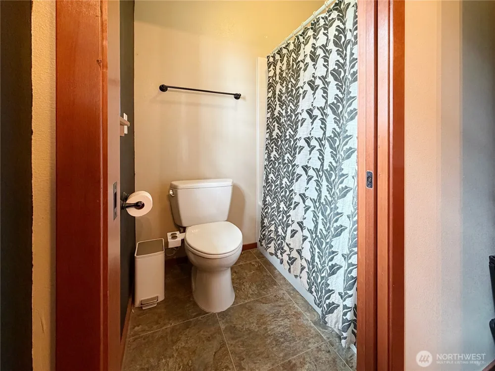 97 B Port Gardner Drive Hat Island, WA 98206