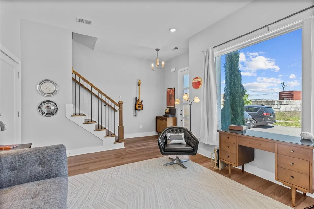 697 Burnside Place Chattanooga, TN 37408