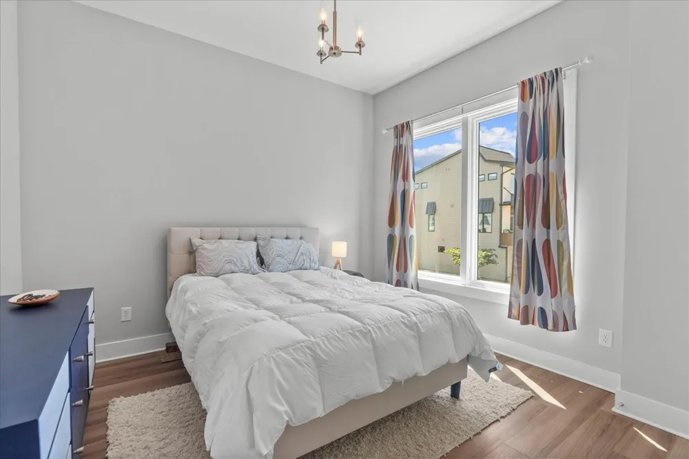 697 Burnside Place Chattanooga, TN 37408