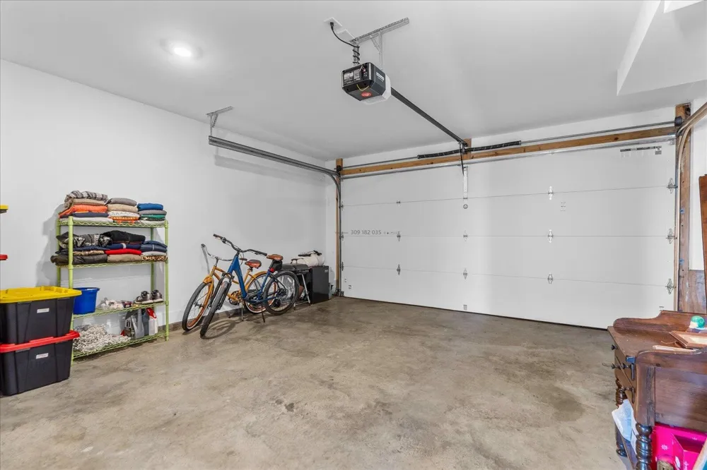697 Burnside Place Chattanooga, TN 37408