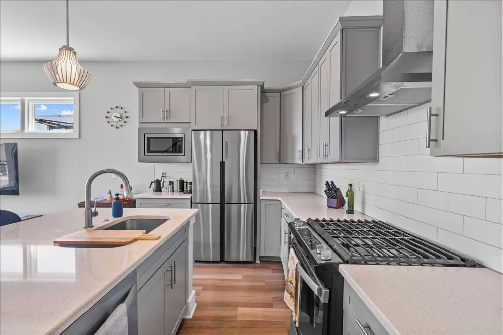 697 Burnside Place Chattanooga, TN 37408