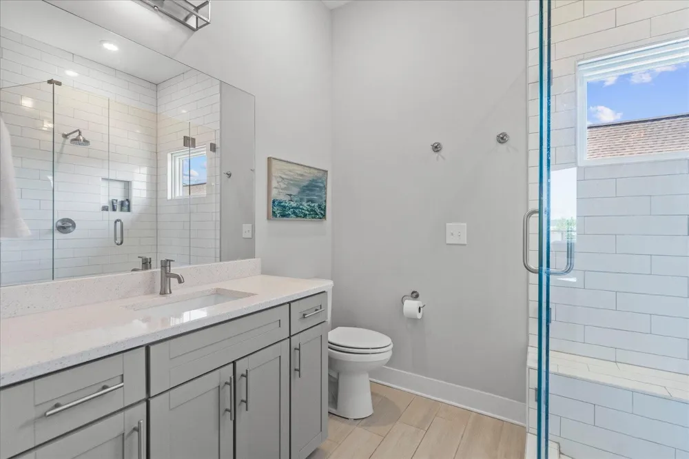 697 Burnside Place Chattanooga, TN 37408