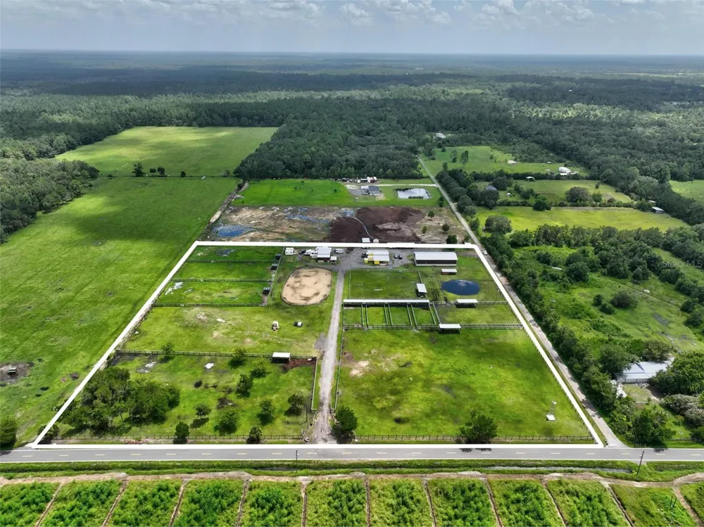 596 E COUNTY ROAD 90 Bunnell, FL 32110