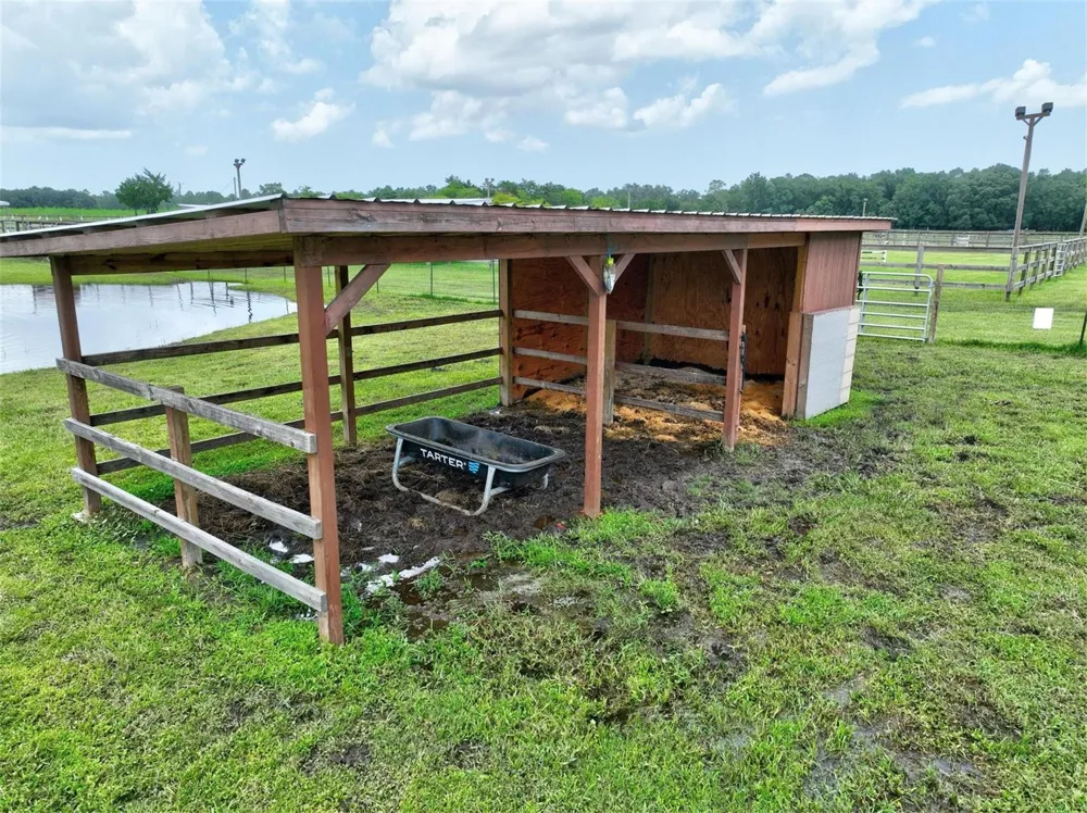 596 E COUNTY ROAD 90 Bunnell, FL 32110