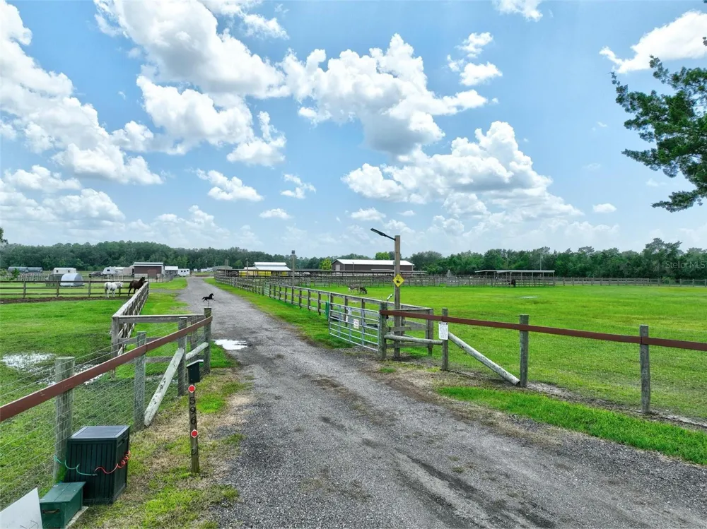 596 E COUNTY ROAD 90 Bunnell, FL 32110